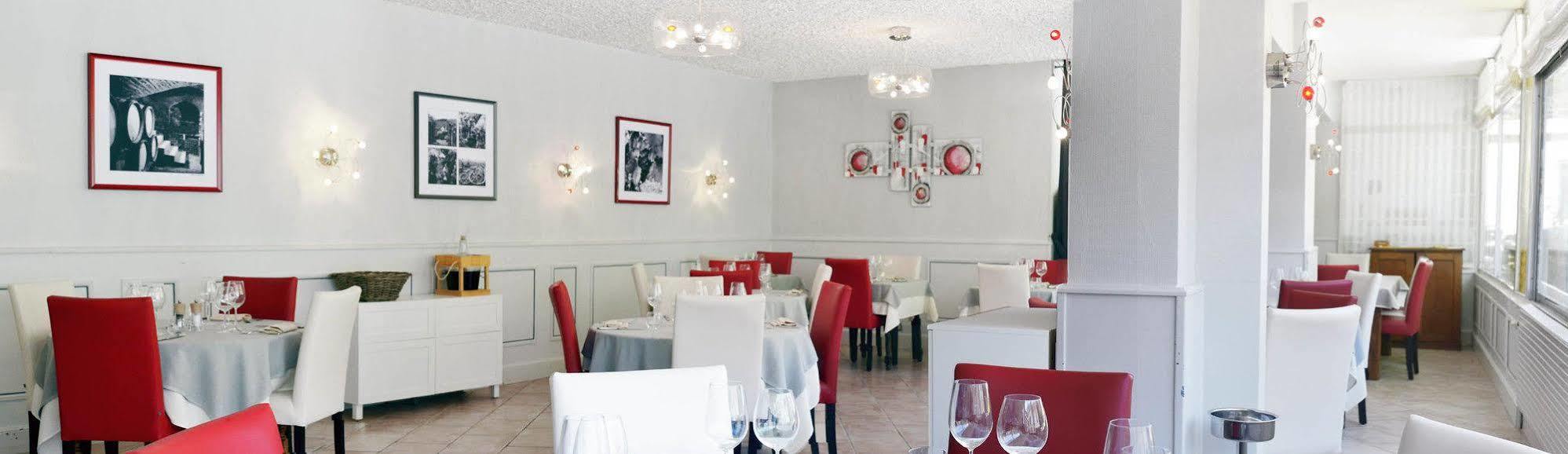 Logis Les Terrasses De Corton Hotell Ladoix-Serrigny Eksteriør bilde