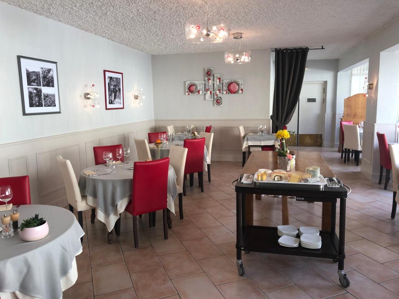 Logis Les Terrasses De Corton Hotell Ladoix-Serrigny Eksteriør bilde