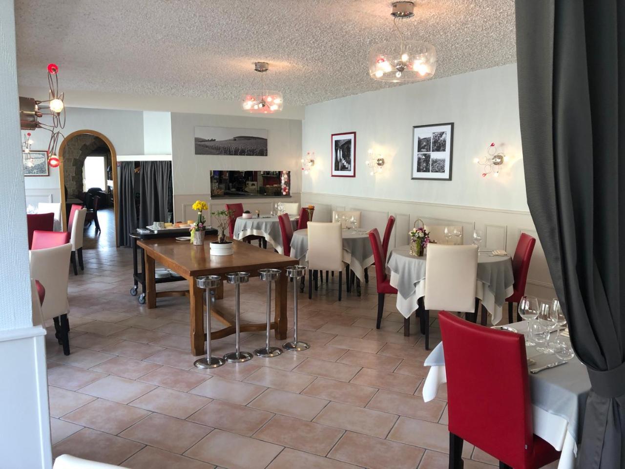 Logis Les Terrasses De Corton Hotell Ladoix-Serrigny Eksteriør bilde